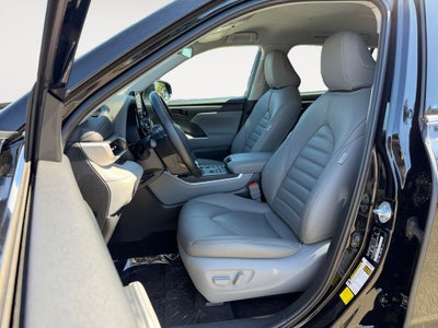 2021 Toyota Highlander LE