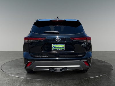2021 Toyota Highlander LE