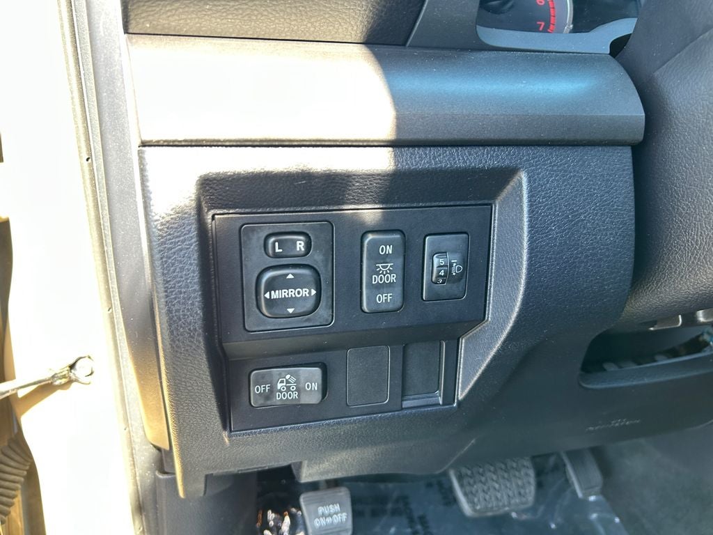 2017 Toyota Tundra SR5