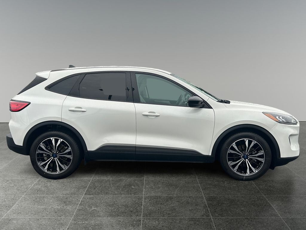 2022 Ford Escape SE Hybrid