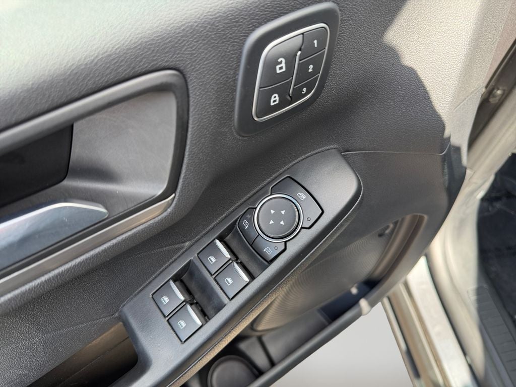 2022 Ford Escape Hybrid Titanium