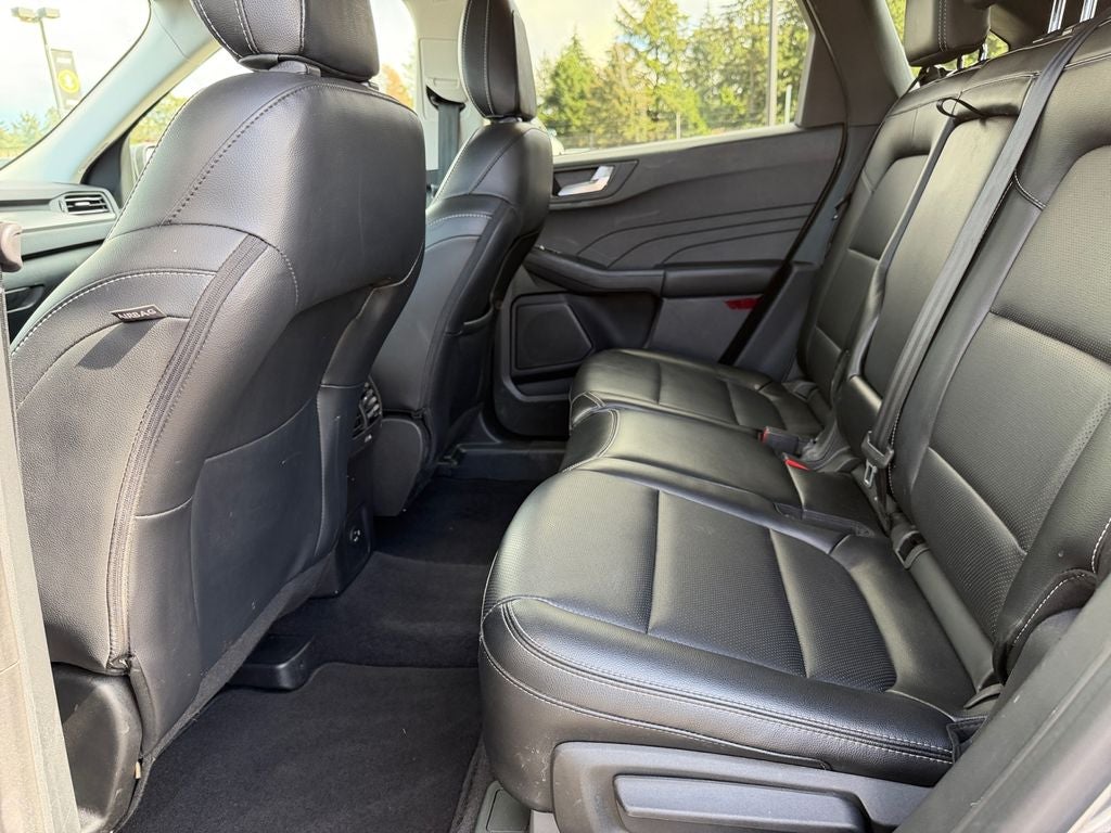 2022 Ford Escape Hybrid Titanium