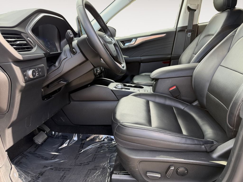 2022 Ford Escape Hybrid Titanium