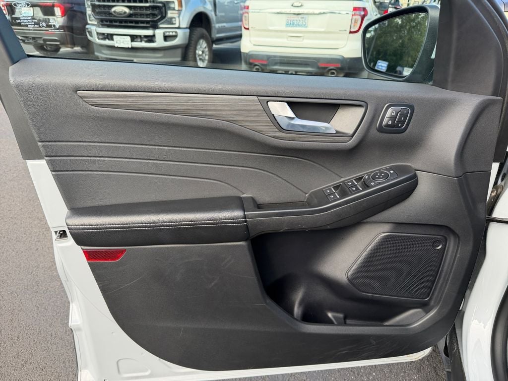 2025 Ford Escape Platinum