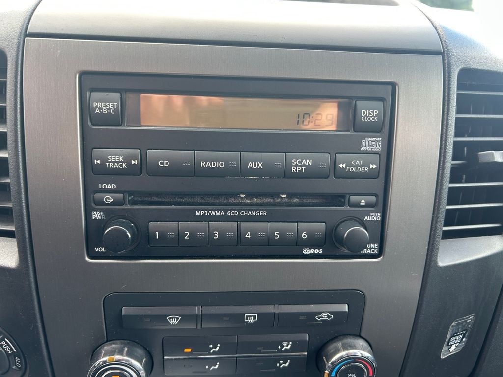 2011 Nissan Titan SV