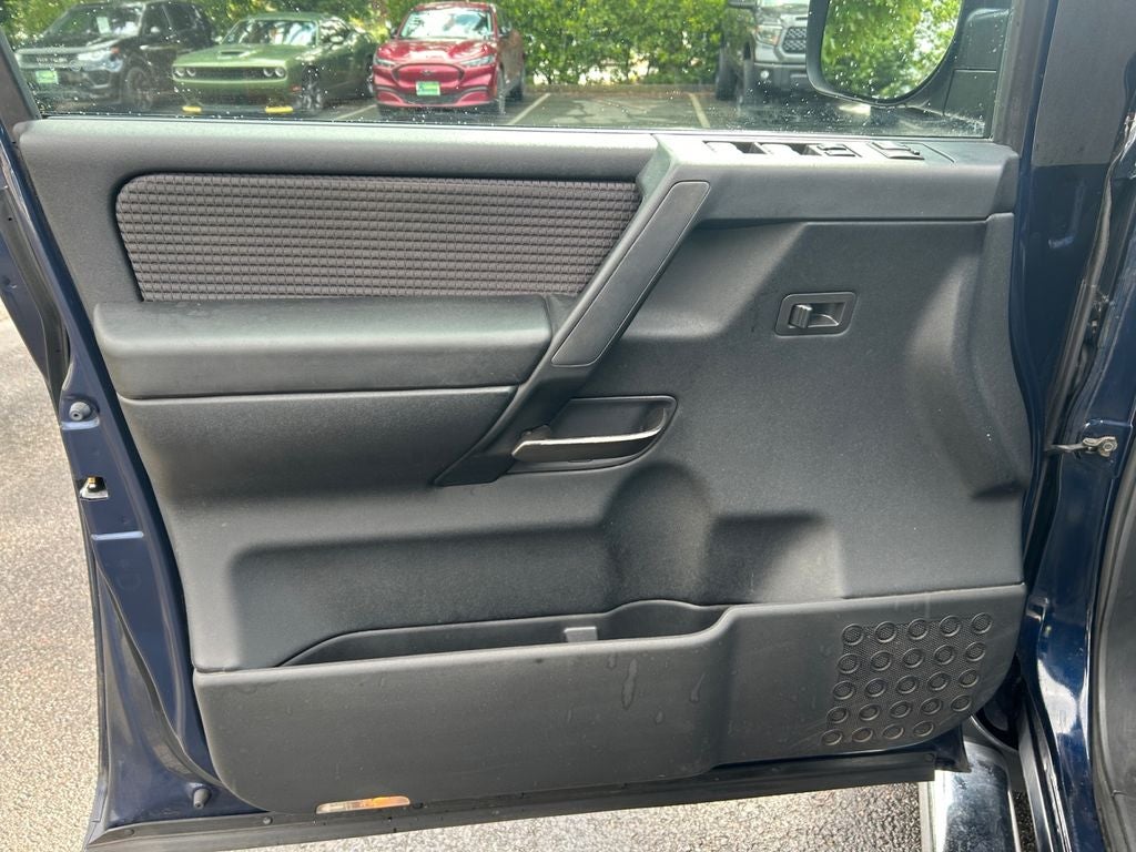 2011 Nissan Titan SV