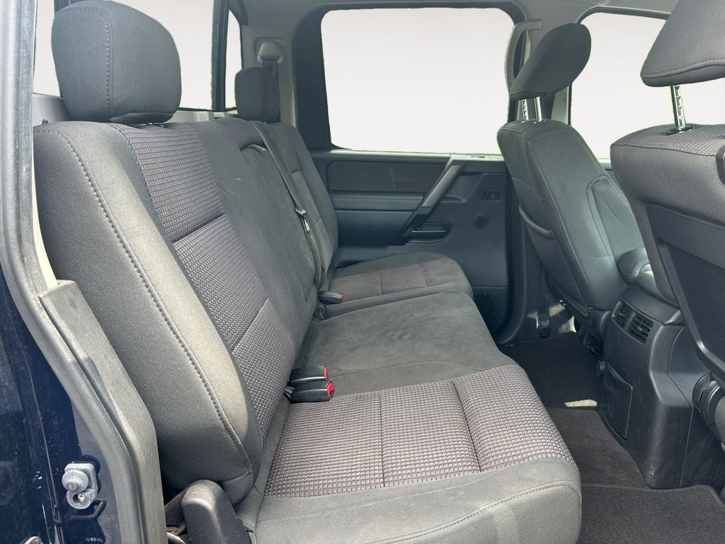 2011 Nissan Titan SV