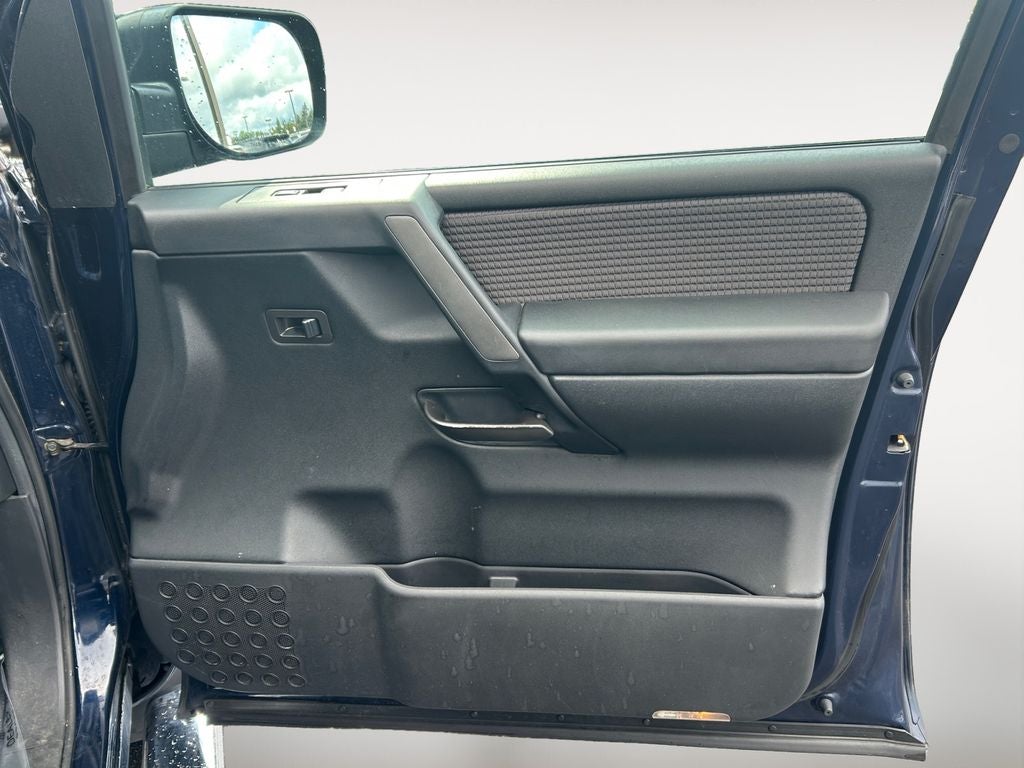 2011 Nissan Titan SV