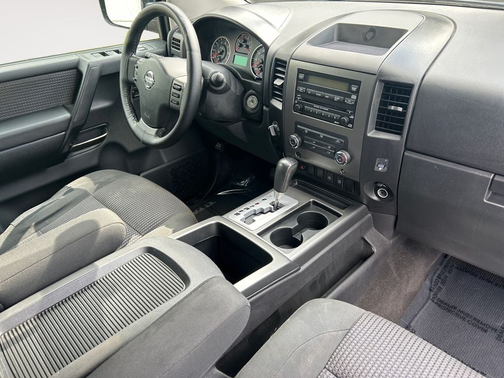 2011 Nissan Titan SV
