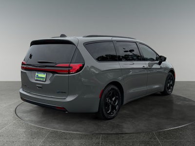 2025 Chrysler Pacifica Hybrid Select Premium S Appearance