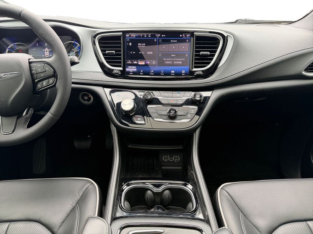 2025 Chrysler Pacifica Hybrid Select Premium S Appearance
