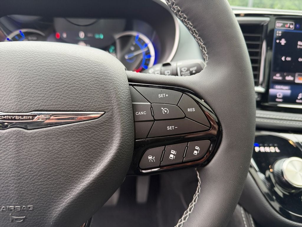 2025 Chrysler Pacifica Hybrid Select Premium S Appearance