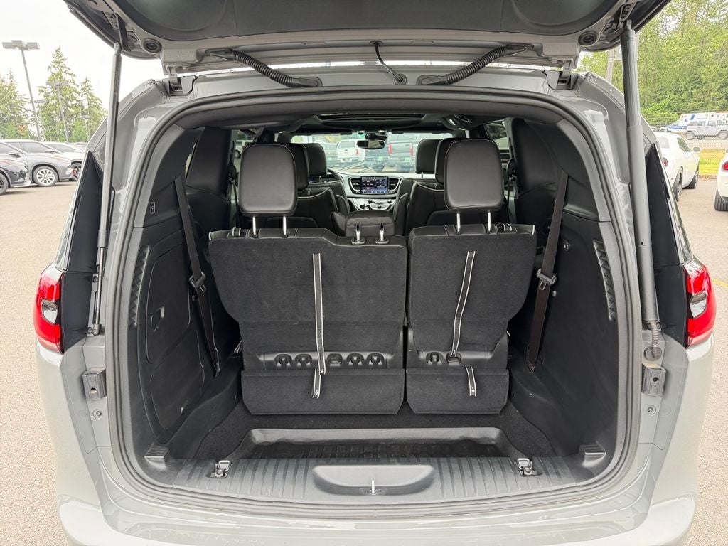 2025 Chrysler Pacifica Hybrid Select Premium S Appearance