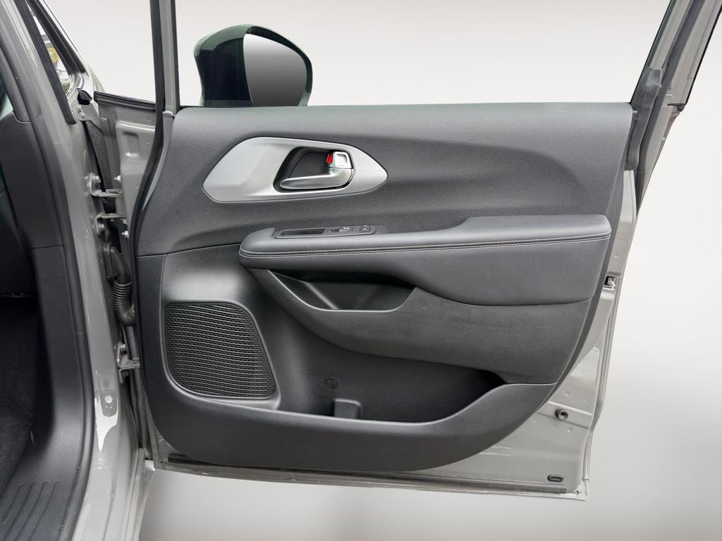 2025 Chrysler Pacifica Hybrid Select Premium S Appearance