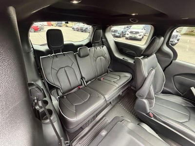 2025 Chrysler Pacifica Hybrid Select Premium S Appearance
