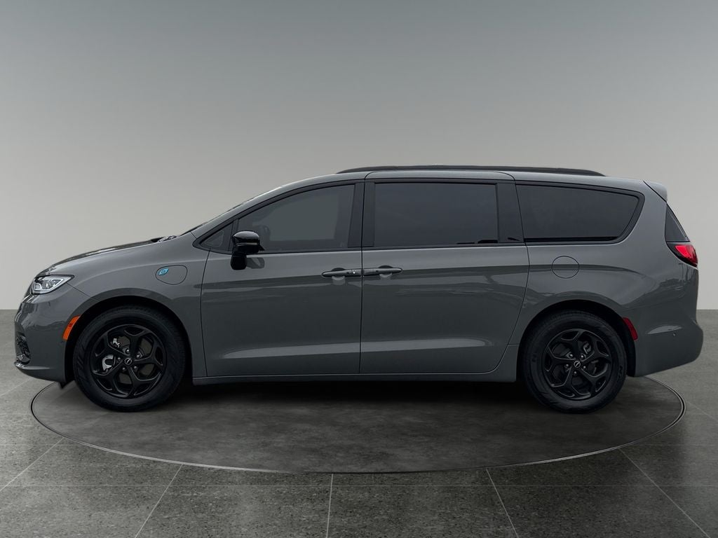 2025 Chrysler Pacifica Hybrid Select Premium S Appearance