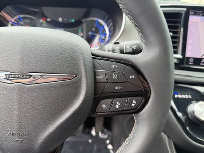2023 Chrysler Pacifica Hybrid Limited