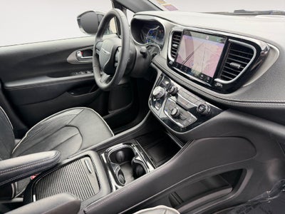 2023 Chrysler Pacifica Hybrid Limited