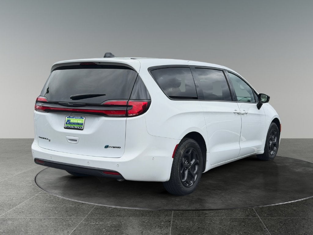 2023 Chrysler Pacifica Hybrid Limited