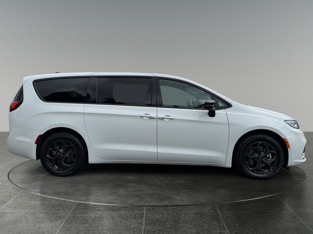 2023 Chrysler Pacifica Hybrid Limited