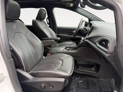 2023 Chrysler Pacifica Hybrid Limited