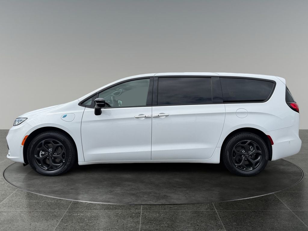 2023 Chrysler Pacifica Hybrid Limited