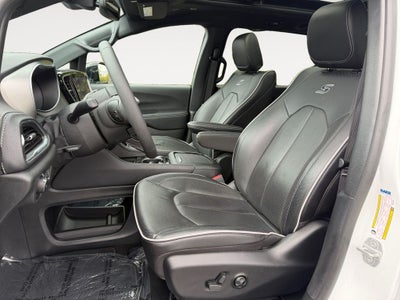 2023 Chrysler Pacifica Hybrid Limited