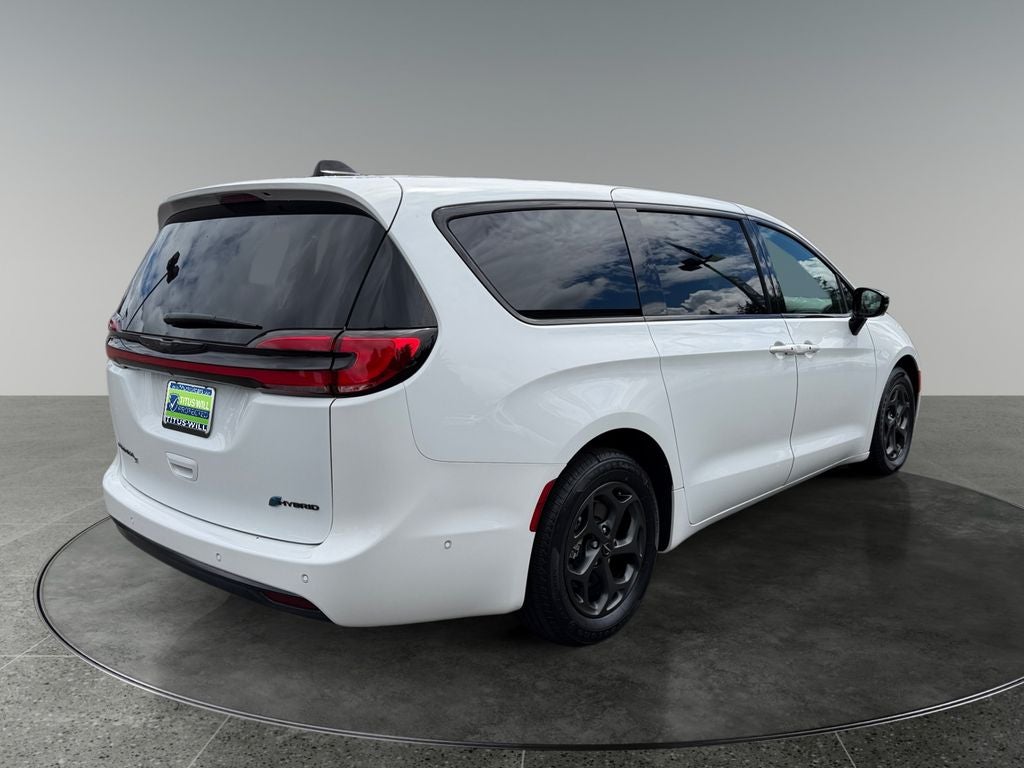 2023 Chrysler Pacifica Hybrid Limited