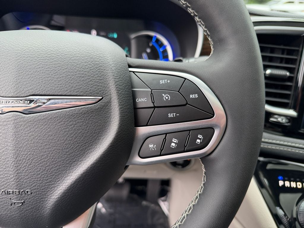 2023 Chrysler Pacifica Hybrid Limited