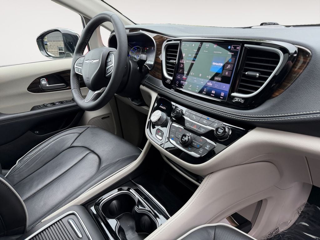 2023 Chrysler Pacifica Hybrid Limited