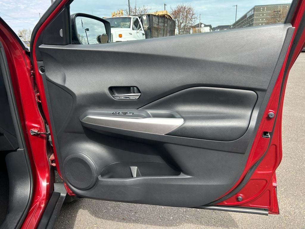 2019 Nissan Kicks SR