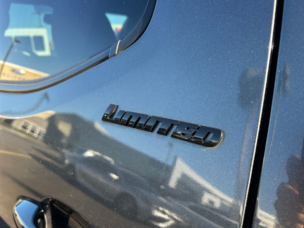 2023 Toyota Tacoma Limited V6