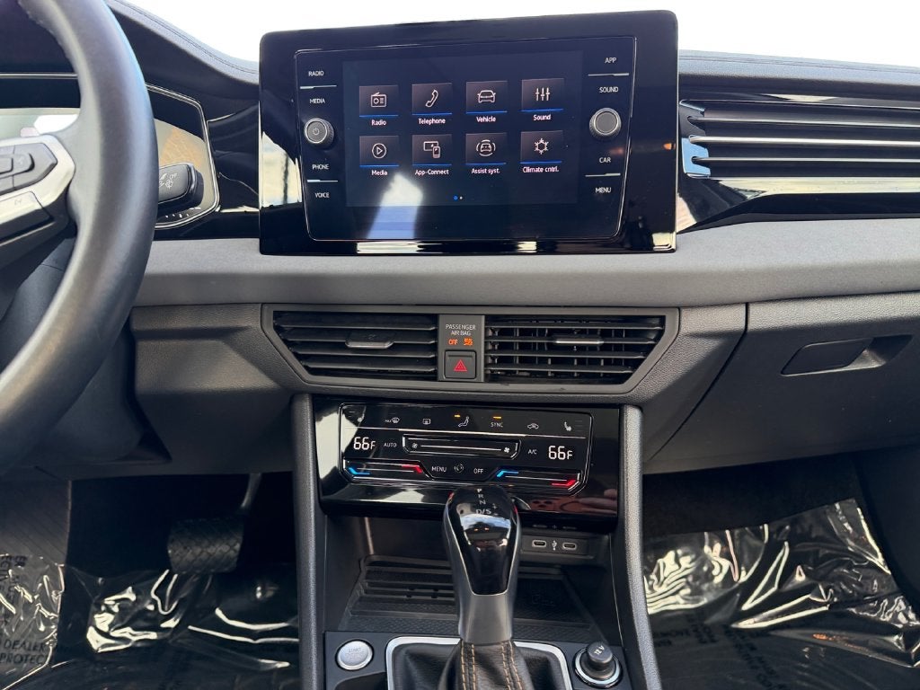2025 Volkswagen Jetta 1.5T SE