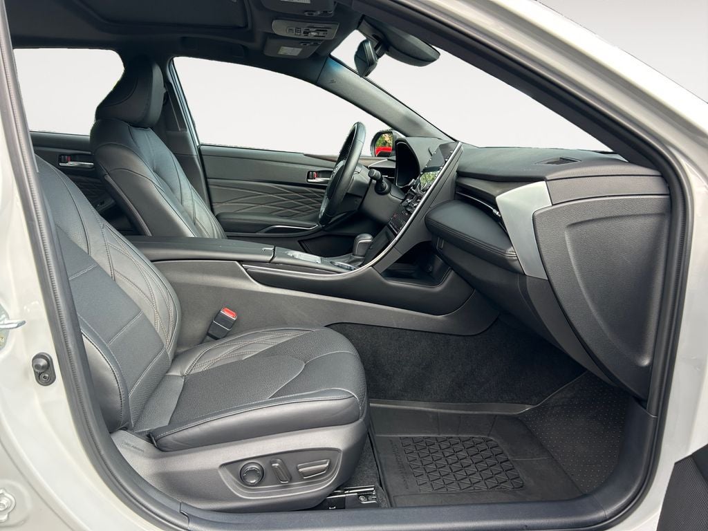 2022 Toyota Avalon Hybrid Limited