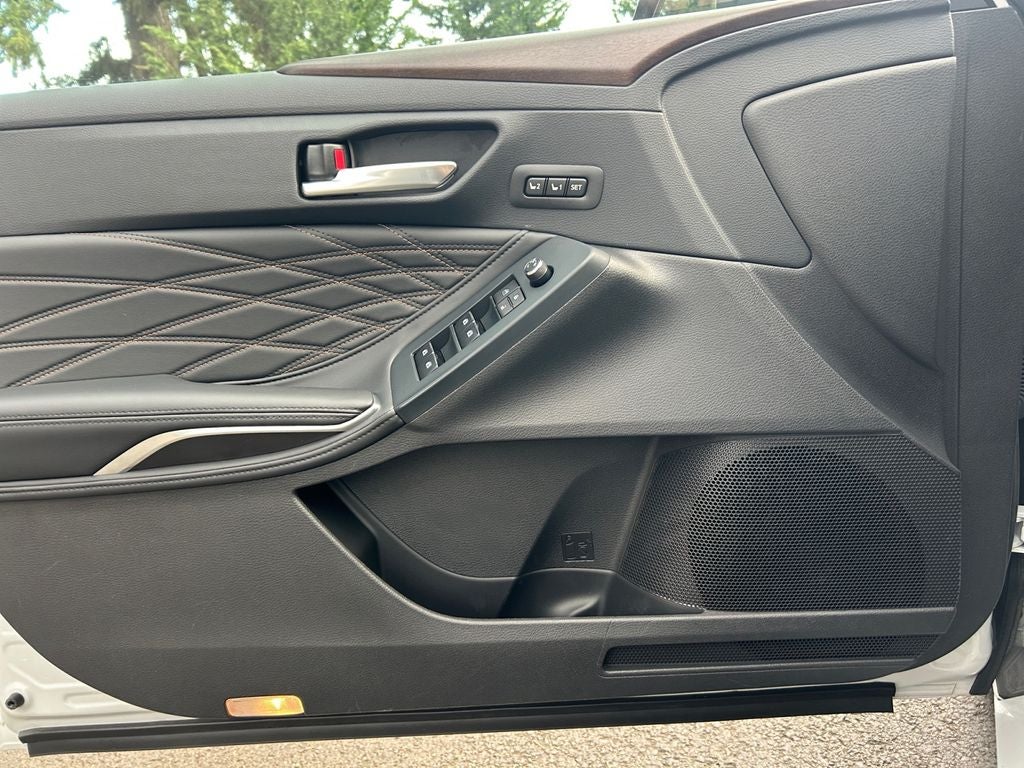 2022 Toyota Avalon Hybrid Limited