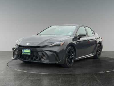 2026 Toyota Camry SE Hybrid