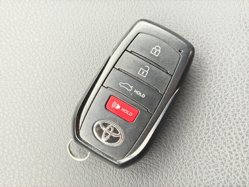 2026 Toyota Camry SE Hybrid