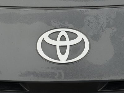 2026 Toyota Camry SE Hybrid