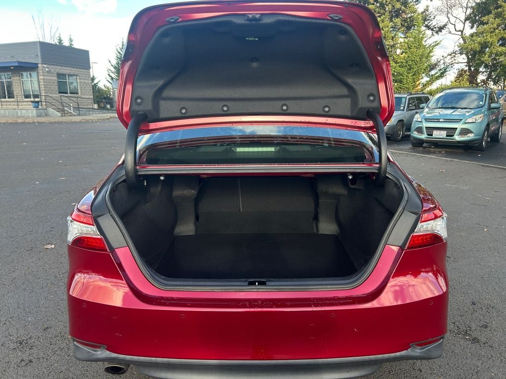 2020 Toyota Camry Hybrid XLE