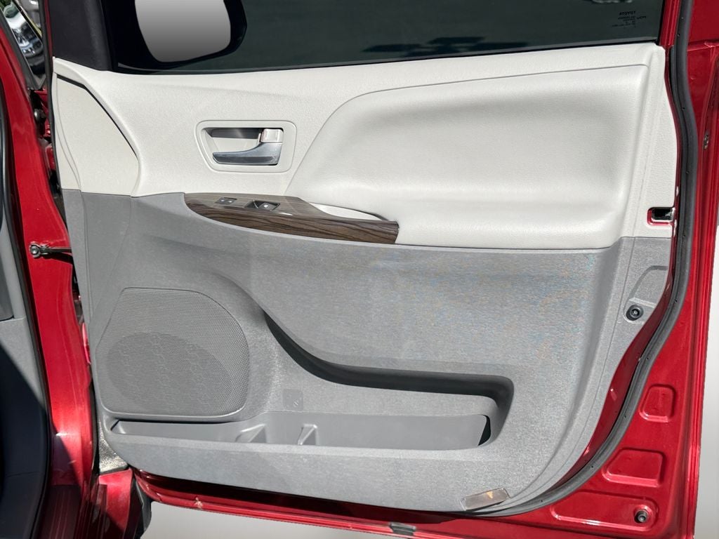 2018 Toyota Sienna XLE Premium 7 Passenger