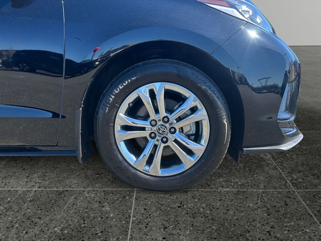 2022 Toyota Sienna XSE 7 Passenger