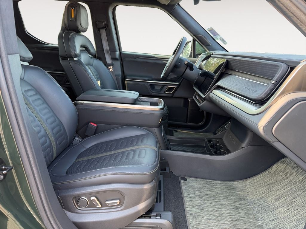 2024 Rivian R1T Base