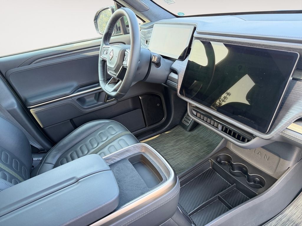 2024 Rivian R1T Base