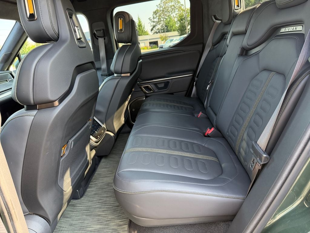 2024 Rivian R1T Base