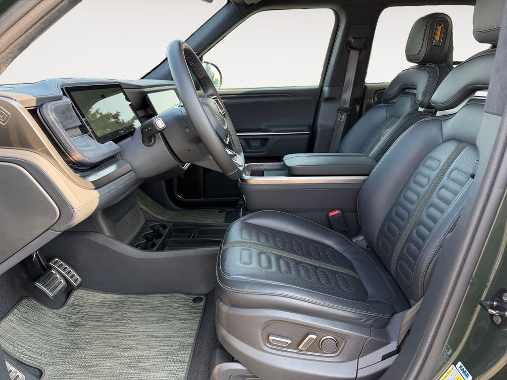 2024 Rivian R1T Base