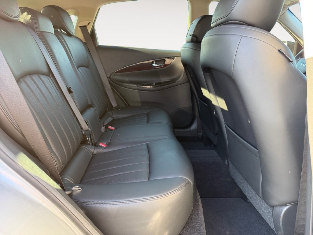 2017 INFINITI QX50 Base