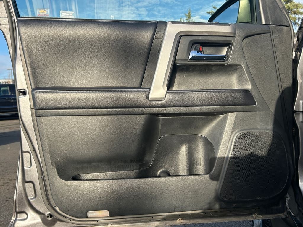 2019 Toyota 4Runner SR5 Premium 3rd Row Seating