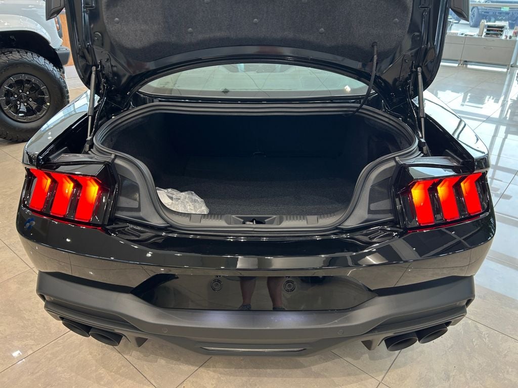 2025 Ford Mustang Dark Horse