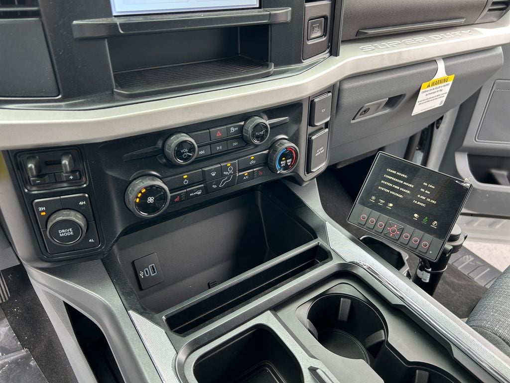 2025 Ford F-550 Mechanics Truck XLT DRW