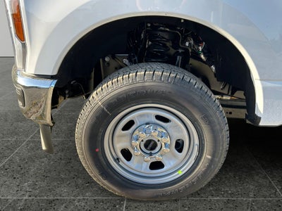 2025 Ford F-350SD Chassis XL